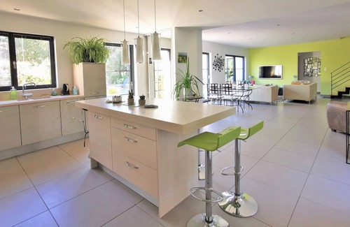 Grignan House | 180m2 house with garden and heated swimming pool