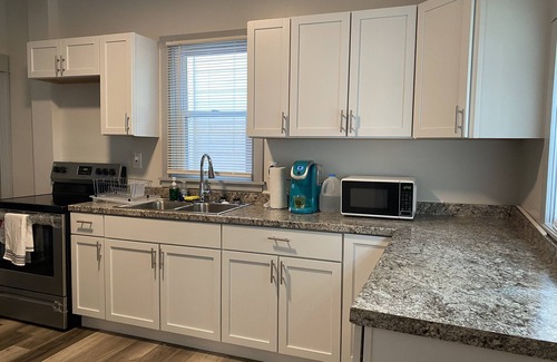 Rochester House | 181 Sawyer St-Spacious home away from home. Shared house, a two bedroom house.