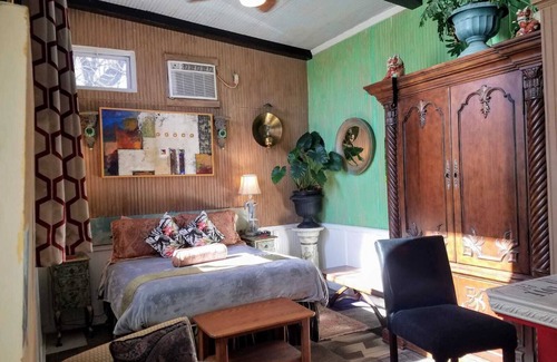 Westside North Bed & Breakfast | 1812 Overture B&B