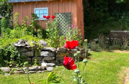 Kingsport Cottage | 1818 Riverfront Cottage