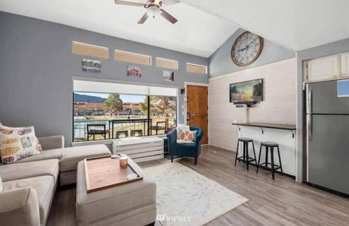 Quincy Condo | #182-Unit by pool & Gorge shuttle-book separately