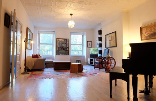 Chinatown Apartment | 1830’s Historic Merchant House on the park downtown NYC Lower east side