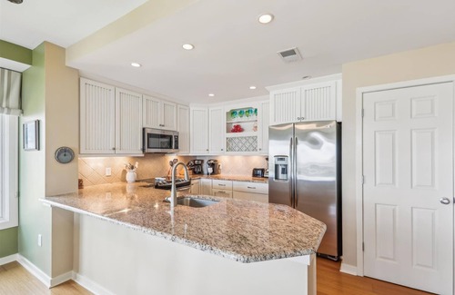 South Beach Villa | 1831 Beachside Tennis ~ Wrap Around Balcony Overlooking Calibogue Sound