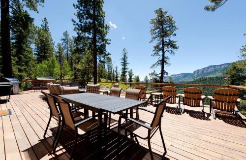 Columbine Lake House | 1831 Lake Purgatory Drive