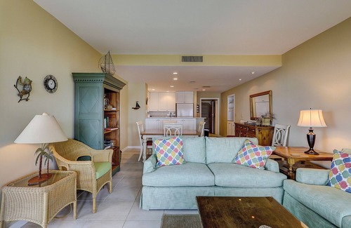 South Beach Condo | 1833 Beachside Tennis - Views of the Calibogue Sound!