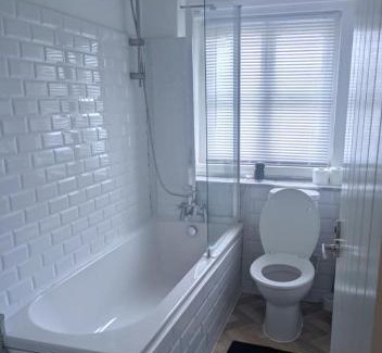 Swindon Apartment | 1840's Converted Railway Cottage