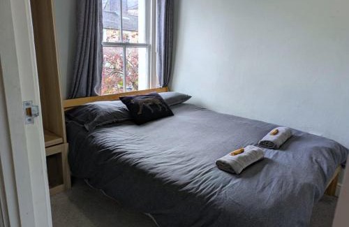 Swindon Apartment | 1840's Converted Railway Cottage