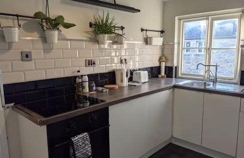 Swindon Apartment | 1840's Converted Railway Cottage