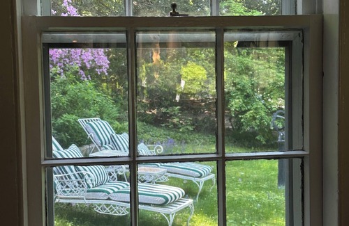 Weston House | 1845 Historic & Romantic Westport/Weston River Access - Luxury Matresses Low EMF