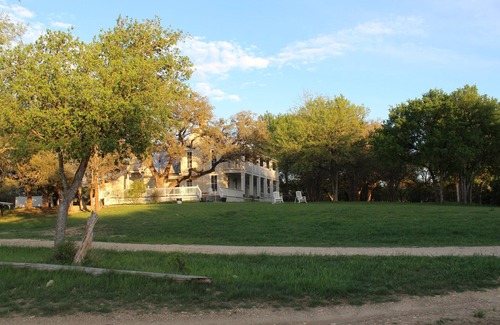 San Marcos House | 1850 Farmhouse with 7 bedrooms & 8 bathrooms - Eastwood Hill