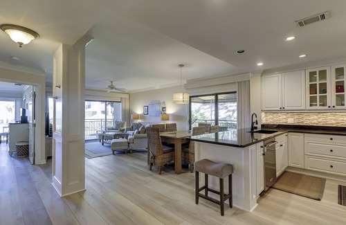 South Beach Condo | 1851 Beachside Tennis - Gorgeous Vies of Calibogue Sound!