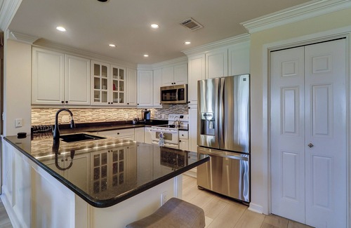 South Beach Condo | 1851 Beachside Tennis - Gorgeous Vies of Calibogue Sound!