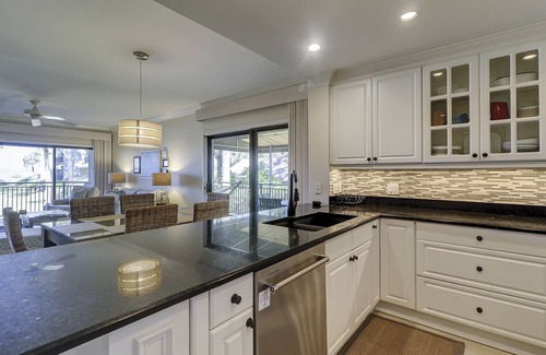 South Beach Condo | 1851 Beachside Tennis - Gorgeous Vies of Calibogue Sound!