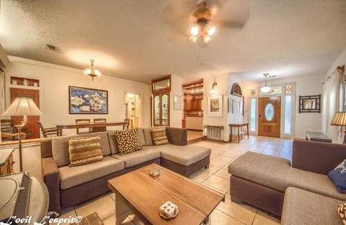 New Braunfels House | 1880 Market Plaza Haus TS 360