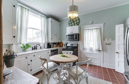 Mount Pleasant House | 1883 Colonial Revival Historical Renovation