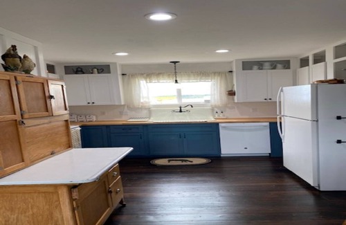 Ferndale Other | 1887 large Ferndale Farmhouse with amazing views! Completely updated.