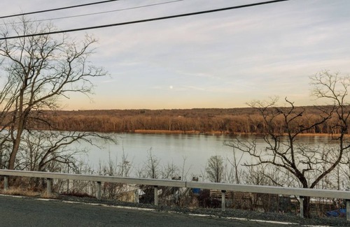 Town of New Baltimore House | 1890s 4 bedroom home with Hudson River views
