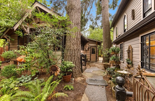 Ardenwald Apartment | 1890s Church Retreat w/Gardens + HGTV Feature