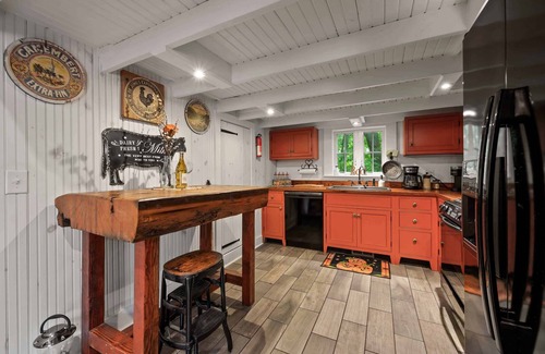 Morgantown House | 1891 Schoolhouse Inn
