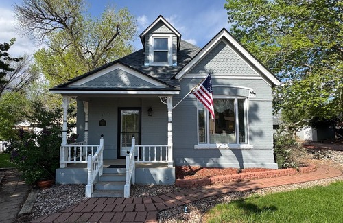 Florence House | 1893 Victorian House- beautiful historic home near the Royal Gorge