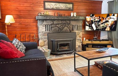 Tannersville Apartment | 1894 Catskills Farmhouse Retreat