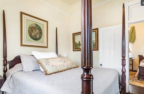 North Newport News Bed & Breakfast | 1896 Historic mansion turned Bed & Breakfast with a general store & event space.