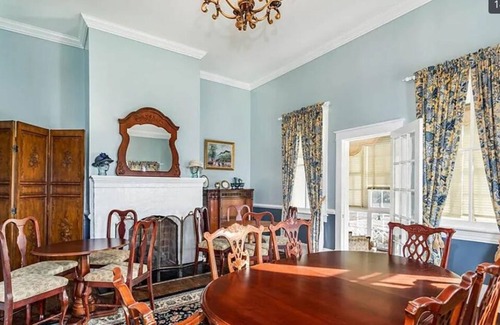 North Newport News Bed & Breakfast | 1896 Historic mansion turned Bed & Breakfast with a general store & event space.