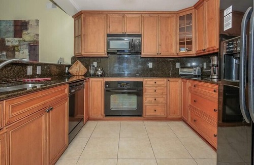 South Beach Villa | 1898 Beachside Tennis ~ 4th Floor Villa with Fantastic Water Views & Free Tennis
