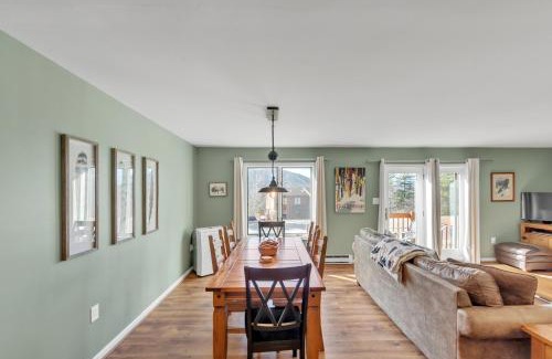 North Creek House | 18N - Cozy & Scenic Mountain Retreat