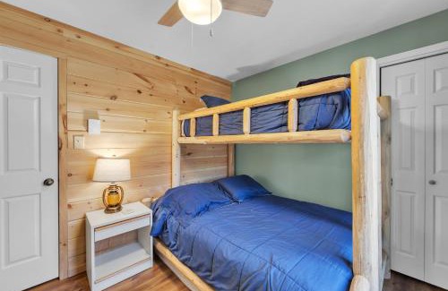 North Creek House | 18N - Cozy & Scenic Mountain Retreat