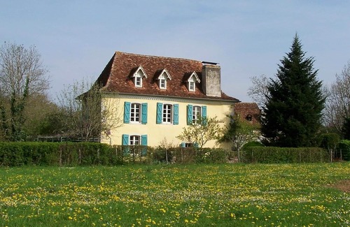 Gestas House | 18th C House, Own Pool, Mountain, River Views, peaceful and private.