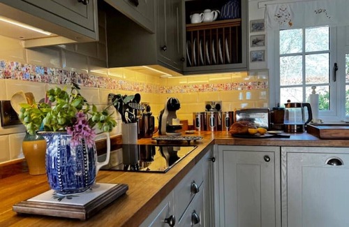 Thornton-le-Moor Cottage | 18th century Country cottage