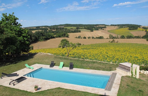 La Romieu House | 18th century Gersoise house, secluded, swimming pool, wooded grounds