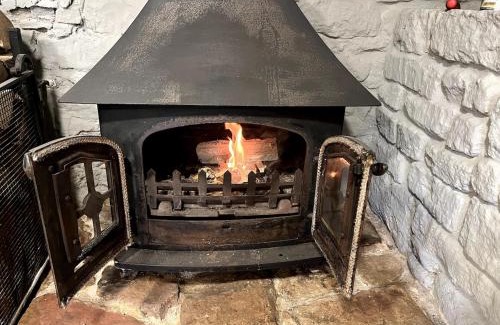 Gillingham House | 18th Century Historic Thatched Cottage 2 Bed 2 Bath