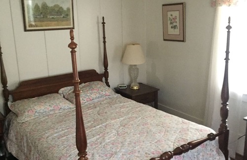 Mount Jackson Other | 18th Century log Farm House in the heart of the Shenandoah wth all the comforts.