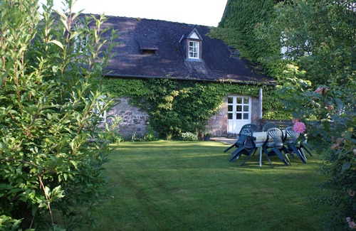 Dampniat House | 18th Century mill, nice furnishing and decoration by the river