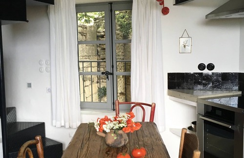 Goult House | 18th Century Village House in the Top of the Village With