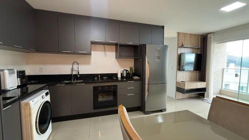 Tabuleiro dos Oliveiras Apartment | 18th Floor | BBQ, Ocean View & Pool