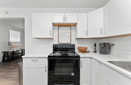 North End Apartment | 18th Street B