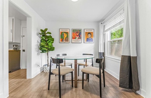 North End Apartment | 18th Street E