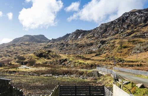 Tanygrisiau House | 19 Cwmorthin Road