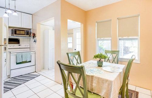 Haines City House | 19 Mi to Disney World: Bright Haines City Getaway!