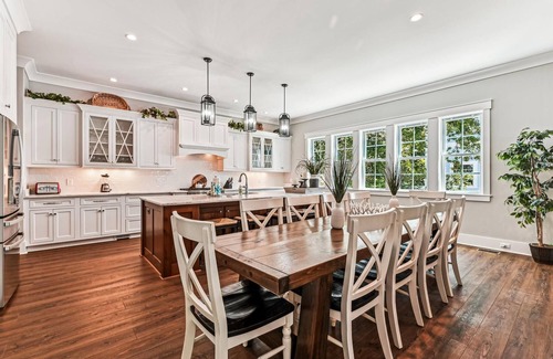 Folly Field House | 19 Sand Dollar, Luxury 2nd Row Home, Chefs Kitchen, Pool, Free Golf