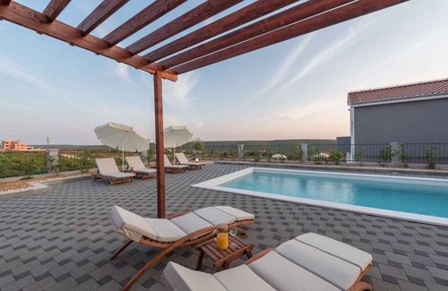 Debeljak Villa | 190 m² Villa ∙ 4 bedrooms ∙ 9 guests