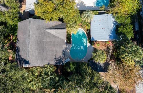 East Beach House | 1900 Manor and Guest House - 1900 Bruce Dr