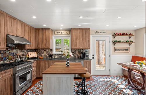 New Castle House | 1900's Farmhouse