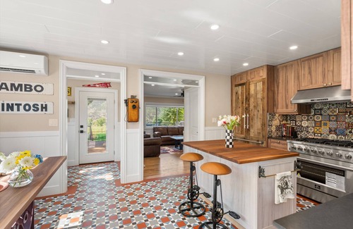 New Castle House | 1900's Farmhouse