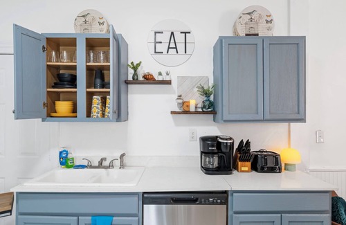 Wilmington Cottage | 1903 Twin Cottages close to everything Wilmington has to offer.