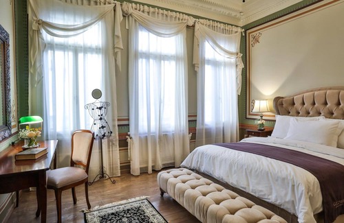 Old Town Hotel | 1905 Boutique Hotel