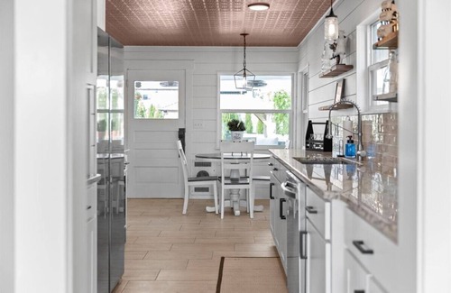 Yakima Other | 1910 Farmhouse- 4 BRs, Hot Tub, Fire Pits & Breathtaking Views – Perfect for 10